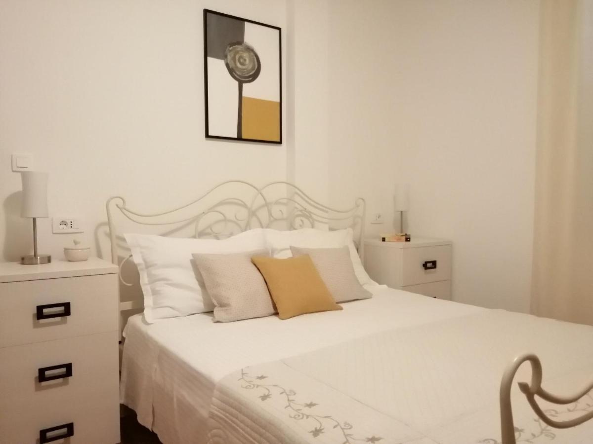 פוסטיר Apartments Jelka מראה חיצוני תמונה